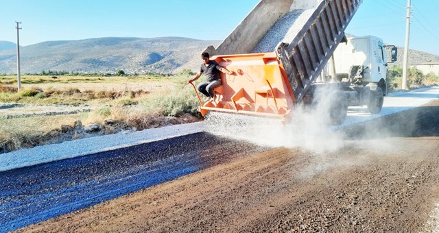 Milas Belediyesi yol yapım çalışmalarını sürdürüyor