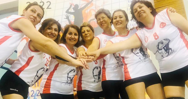 Milas Erginspor 31 + Bayan Veteran voleybol takımı  41 takım arasında turnuva  beşincisi  oldu