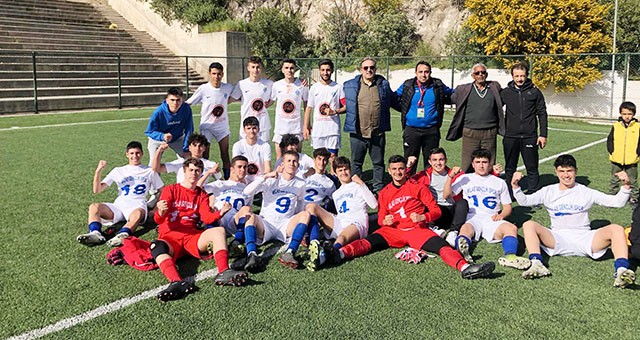 U17 liginde karşı karşıya geliyorlar