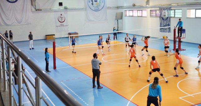 Milas Akademi Bayan Yıldız  Kız Voleybol Takımı, İhtisasspor Yıldız Kız Voleybol Takımı’nı 3-1 yendi