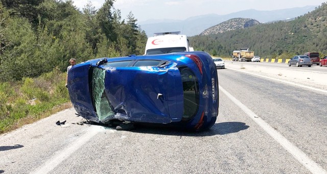 Boğa Yokuşu’nda araç takla attı