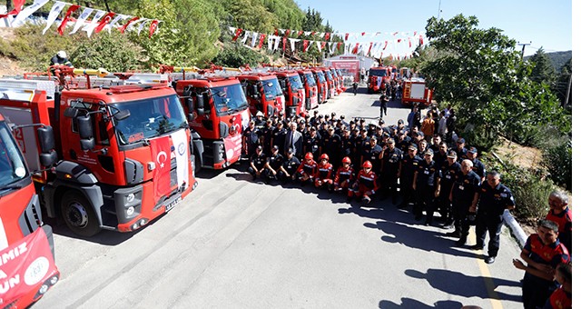 Büyükşehir, 27 yeni itfaiye aracı aldı..