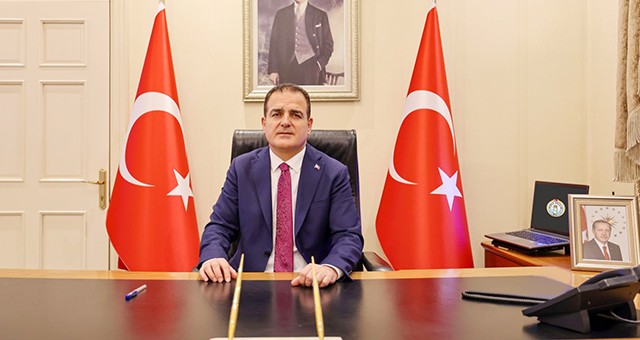 Vali Akbıyık, “Eşsiz Devlet Adamı Gazi Mustafa Kemal Atatürk'ü,  Milletçe, Saygı, Sevgi ve Şükranla Anıyoruz”