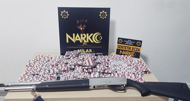 Milas'ta Sentetik Ecza ve Silahla Yakalanan Şahıslar Cezaevine Gönderildi