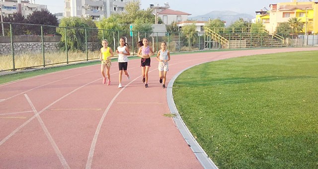 Milaslı atletizmci kızlar 2022-2023 sezonuna hazırlanıyorlar