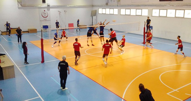 Milas Belediye Spor voleybol takımı hazırlık maçını 3-0 kazandı
