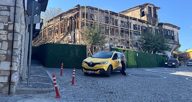 PTT Merkez Önündeki Uncular Caddesi, Hadi Eskişar Konağı Restorasyonu Nedeniyle Kapalı