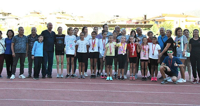 Amatör Spor Haftası atletizm yarışmaları Şehir Stadyumu’nda yapıldı