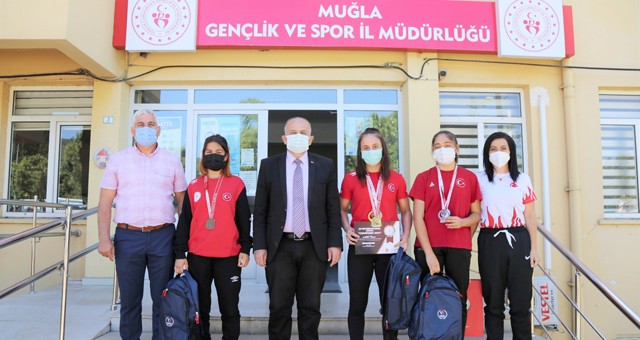 Köyceğiz Belediyespor Bayan Güreş Takımı’ndan İlman’a ziyaret