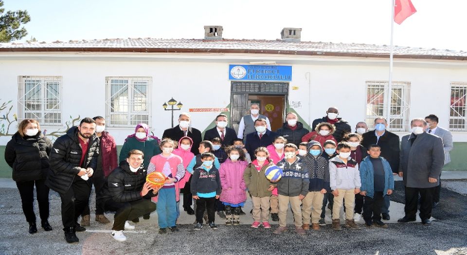 Başkan Selahattin Gürkan'dan Fırıncılı Öğrencilere Sürpriz