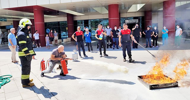 Büyükşehirden hastane personeline yangın eğitimi