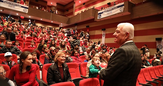 Büyükşehir Belediyesi’nden Engelsiz Film Gösterimi