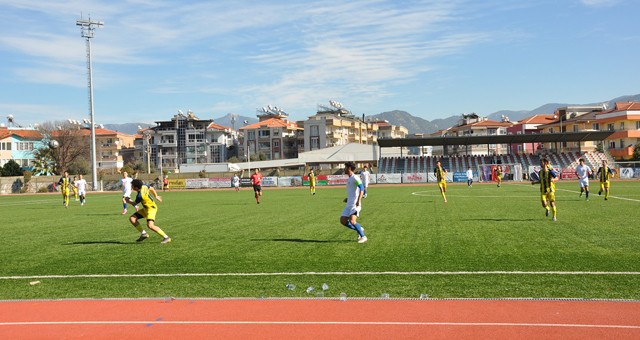 Milas Gençlikspor U18 takımı, kendi evinde Turgutreisspor U18 takımına yenildi