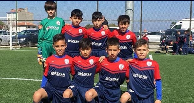  Altınordu U10 futbol takımı şampiyon oldu