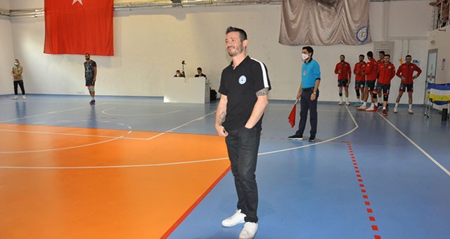  Voleybol Takımı Teknik Sorumlusu Osman Çakıray istifa etti