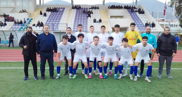 Milas  Gençlikspor U18 takımı çekişmeli geçen maçta Yeni Milasspor U18 takımını 2-0   yendi