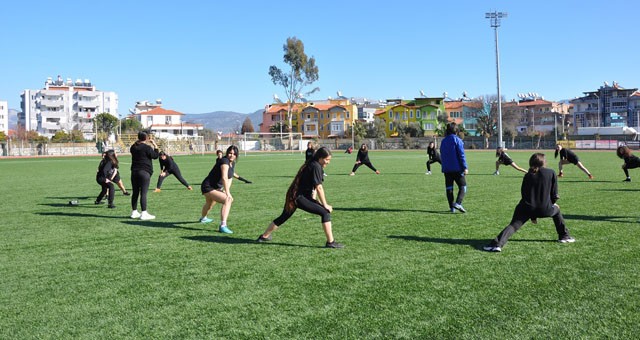 Yeni Milasspor’da kadın futbol takımının kadrosu artıyor