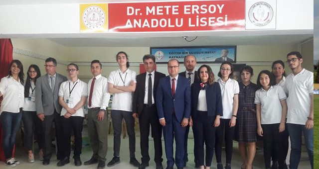 İngilizce Münazara Yarışması’nda  Şampiyon Cumhuriyet Anadolu Lisesi