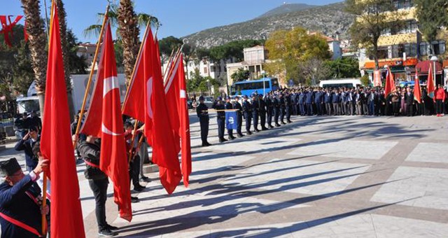 Şanlı tarihimize altın harflerle yazılan Çanakkale Zaferi, törenlerle anıldı