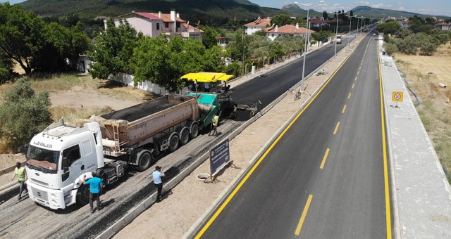 Büyükşehir, sorumluluk alanındaki yolların yüzde 98’ini tamamladı