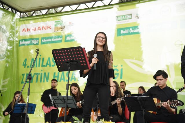 Alkışlar, ‘Milas Belediyesi Senfonik Kent Orkestrası’ için …