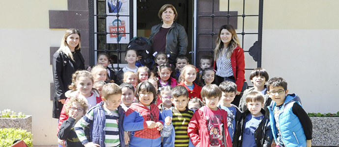 Anaokulu Öğrencileri Kütüphaneyle tanıştı