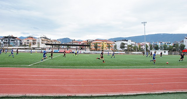 Liseler arası futbol müsabakaları başladı