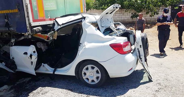 Tır’a arkadan çarpan aracın sürücüsü ağır yaralandı