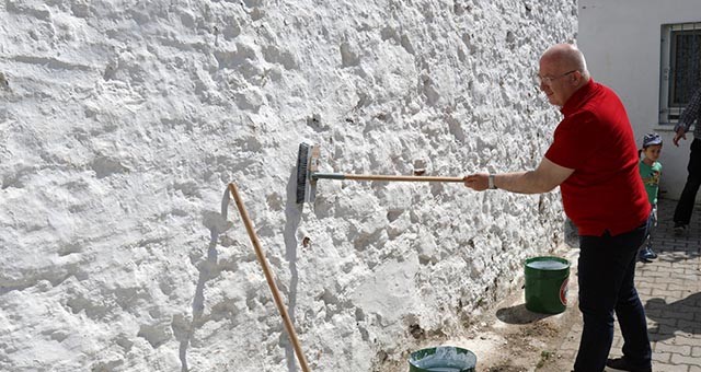 Menteşe Belediyesi 30 Ton Kireç Dağıttı