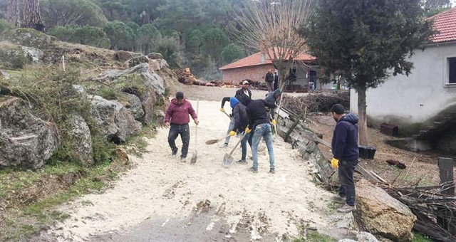 Çukur Mahallesi’nde parke kaplama çalışması tamamlandı