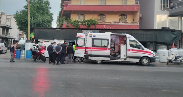 İşyeri sahibine kapıdan giren motosiklet şoku!