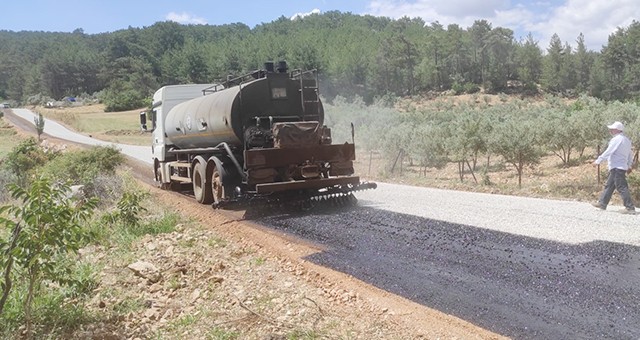 Büyükşehir Belediyesi kırsal mahalle yollarını yeniliyor