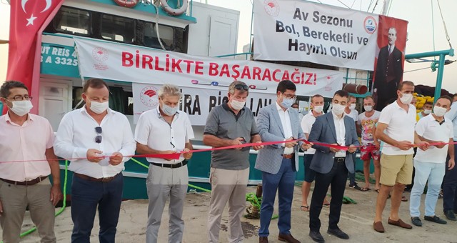 Balıkçılar törenle denize açıldı..