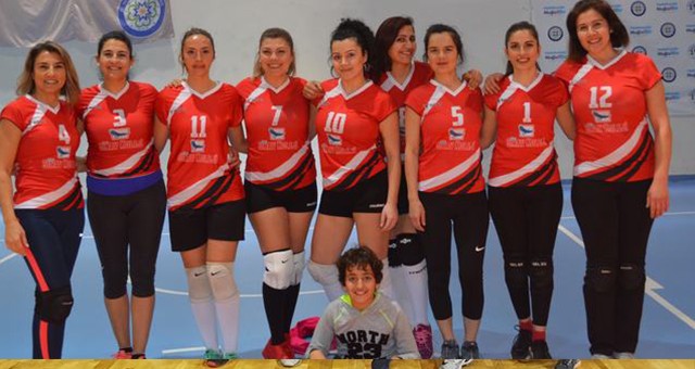 Kadınlar Voleybol Turnuvası Başladı