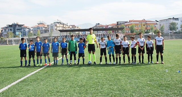 U12 Ligi’nde Milas Gençlikspor dolu dizgin gidiyor