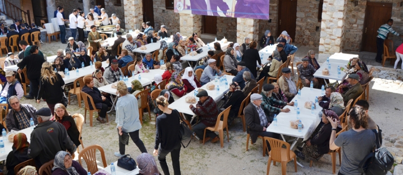 “Bir gün değil, her gün baş tacısınız”