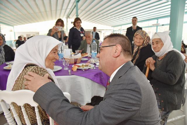 Birgün değil, hergün baş tacısınız