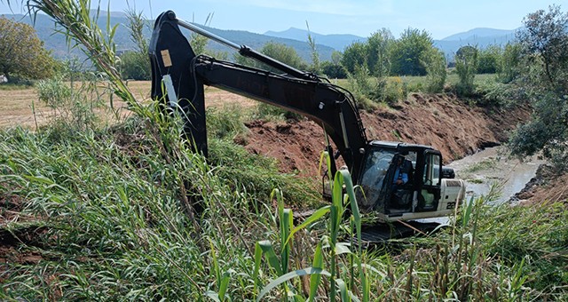 Balavca Deresinde korkuluk ve temizlik çalışması yapıldı