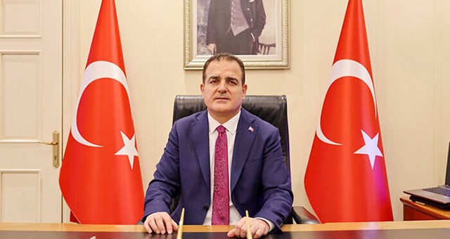 “Hakkıdır, hür yaşamış, bayrağımın hürriyet…”