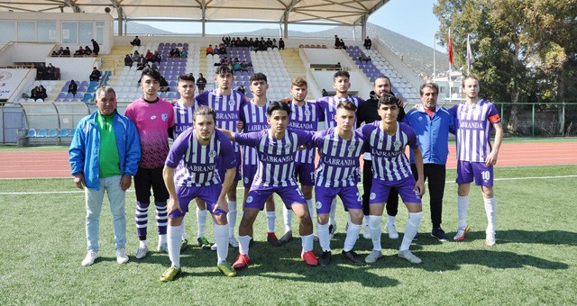 Yeni Milasspor U18 takımı kendi evinde Turgutreisspor U18 takımına farklı yenildi