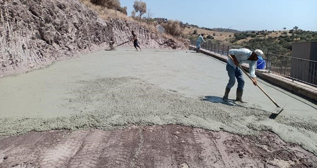 Dörttepe Mahallesi’nde beton yol kaplama tamamlandı