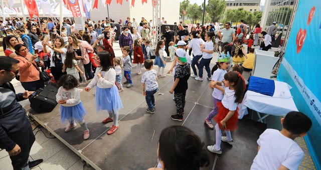 Büyükşehir Belediyesi ile Muğla’yı 23 Nisan coşkusu sardı