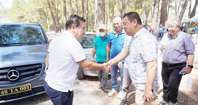 İKİZKÖY DİRENİŞÇİLERİNE BAŞKAN TOKAT VE BAŞKAN ARAS’TAN DESTEK ZİYARETİ