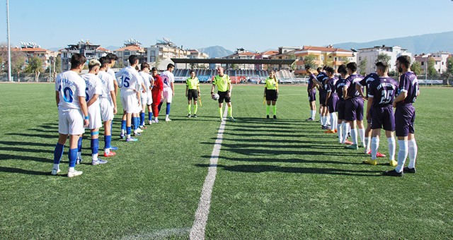 Kazanan Gençlik Spor U18 takımı oldu