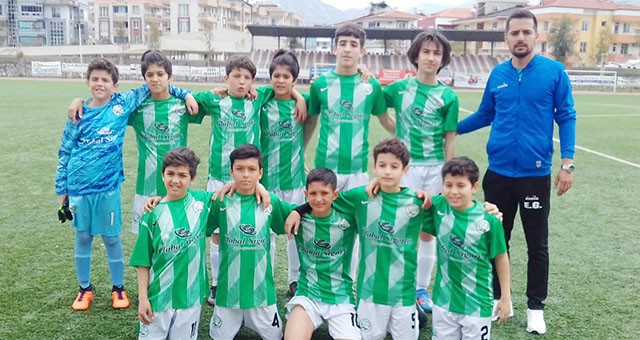 İsmetpaşa Spor U13 kendi sahasında Birlik Spor U13 takımına yenildi