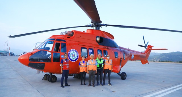 Muğla Büyükşehir Belediyesi, 4.5 ton su kapasiteli helikopteri Muğla’ya getirdi