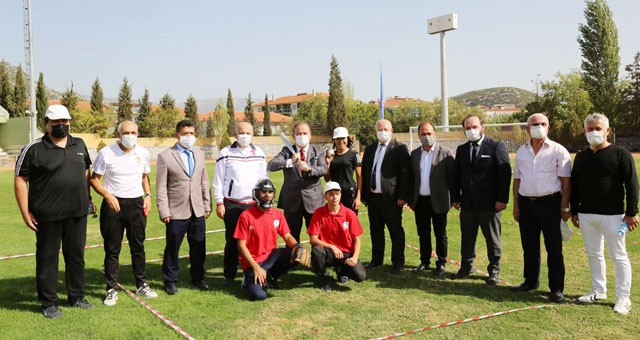 Muğla'da coşkulu Milas'ta buruk kutlama