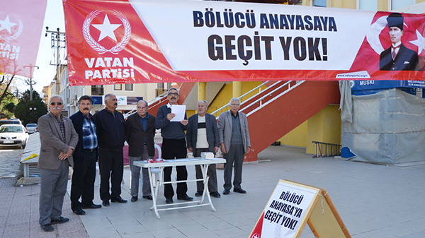 “Bölücü anayasaya geçit yok!”