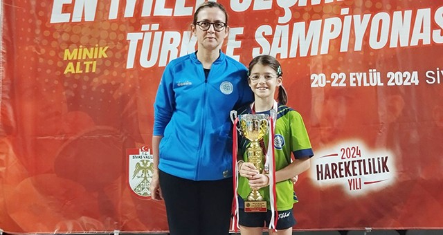 Büyükşehir Sporcusu Masa Tenisinde Türkiye Şampiyonu Oldu