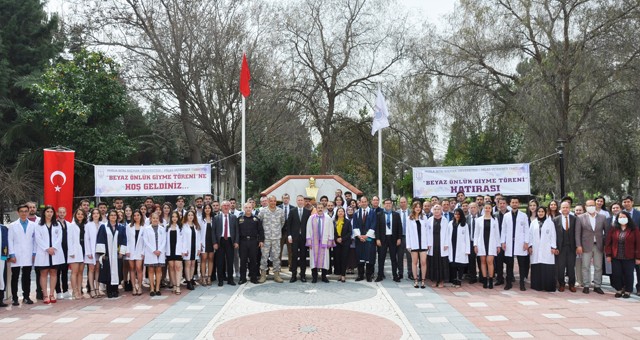 Veteriner hekim adayları beyaz önlüklerini giydi